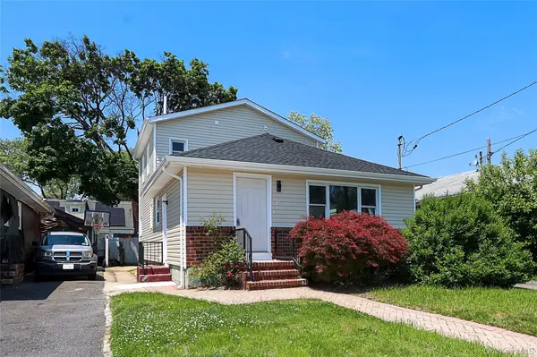 37 Lancaster PL, Hempstead, NY 11550