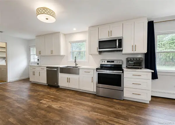 89 Lincoln AVE, Mastic Beach, NY 11951