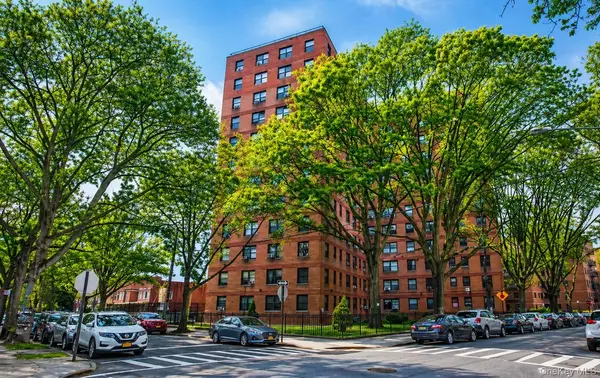 6434 102nd ST #9W, Rego Park, NY 11374