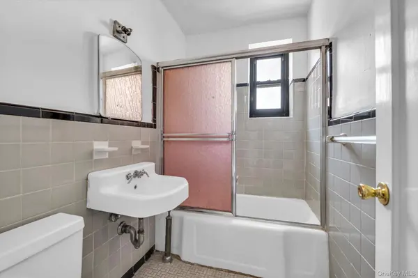26-26 141st 141st #6-A, Flushing, NY 11354