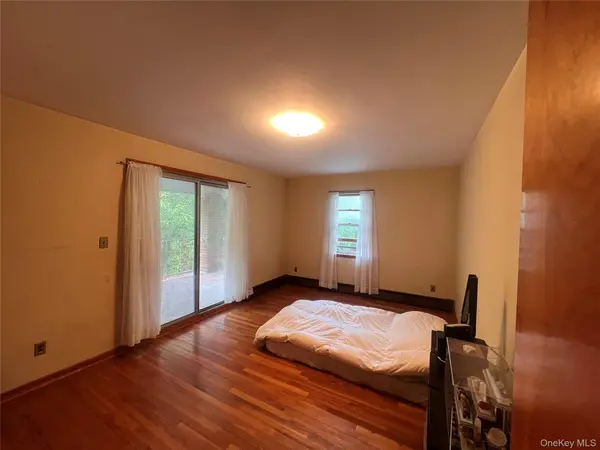 4 Beach RD #2nd floor unit, Glen Spey, NY 12737