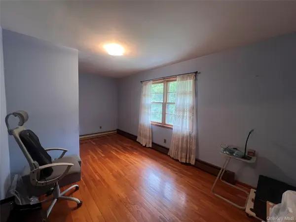4 Beach RD #2nd floor unit, Glen Spey, NY 12737