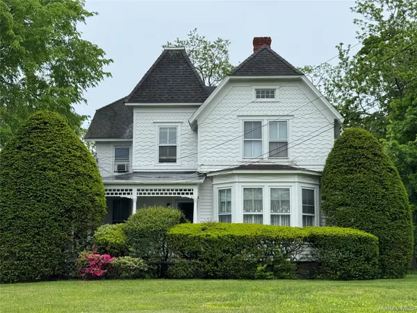 454 Main ST, Center Moriches, NY 11934