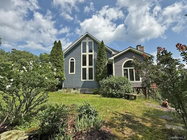 828 W Saugerties Woodstock RD, Saugerties, NY 12477