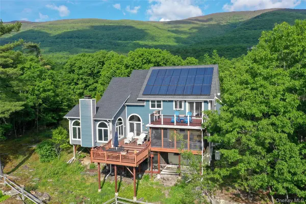 828 W Saugerties Woodstock RD, Saugerties, NY 12477