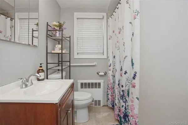 503 S 12th ST, New Hyde Park, NY 11040