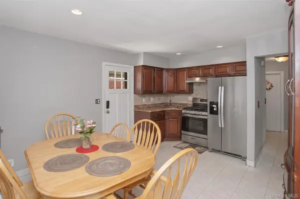 503 S 12th ST, New Hyde Park, NY 11040