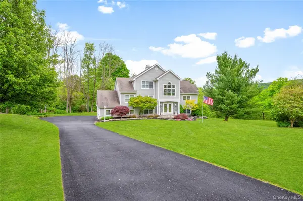 40 Burts PATH, Hopewell Junction, NY 12533