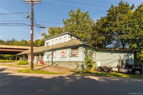 30 White ST, Highland, NY 12528