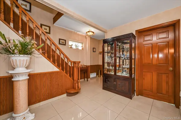 33-22 208th ST, Bayside, NY 11361