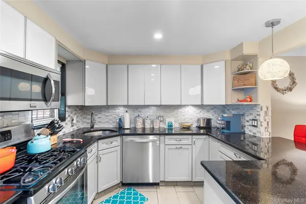 7-14 160th ST, Whitestone, NY 11357