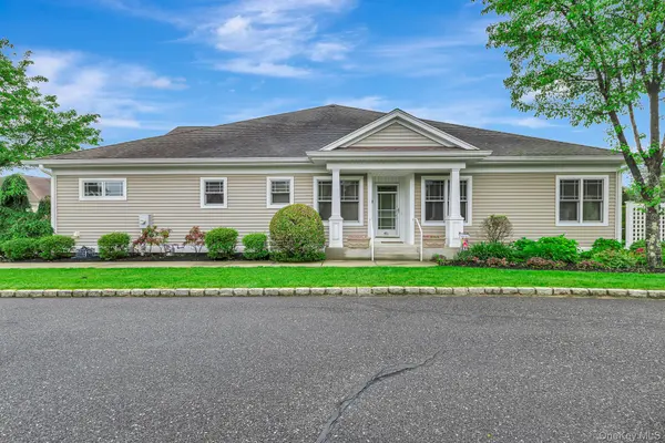 45 Oak RUN, Stony Brook, NY 11790