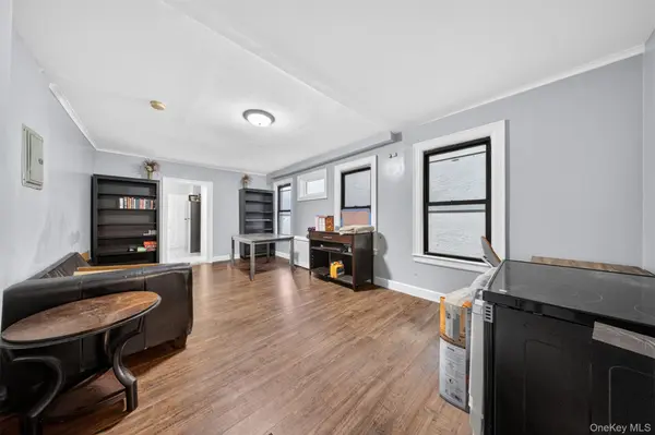 83-21 160th ST, Jamaica, NY 11432
