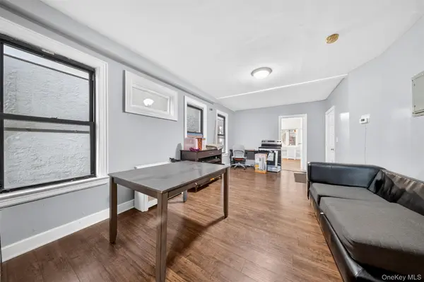 83-21 160th ST, Jamaica, NY 11432