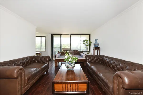 152-18 Union Turnpike #5O, Flushing, NY 11367