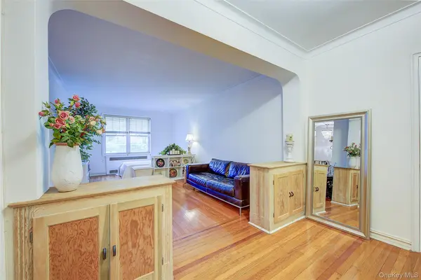 77-35 113th ST #1F, Forest Hills, NY 11375