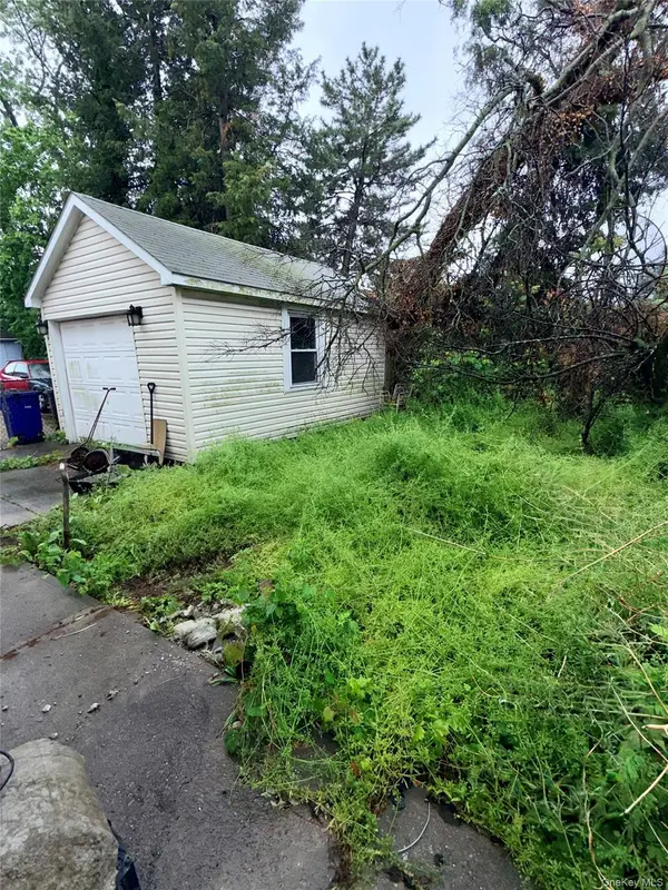 9922 193rd ST, Hollis, NY 11423