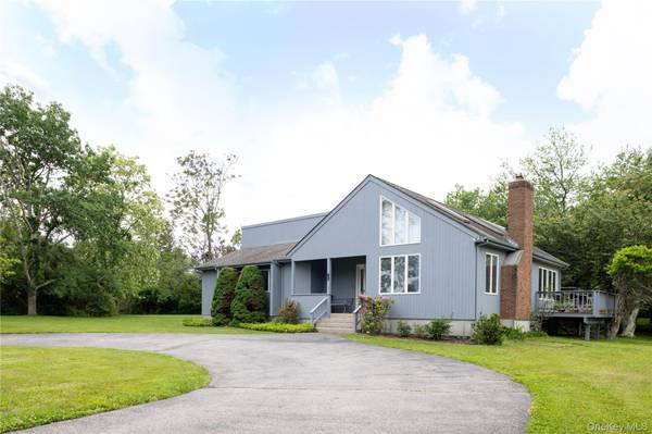 100 Bayberry LN, Southold, NY 11971