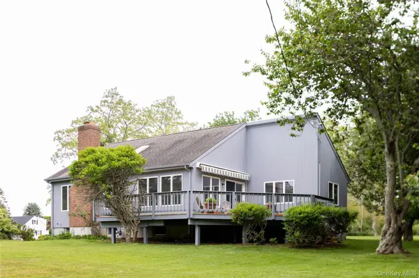 100 Bayberry LN, Southold, NY 11971
