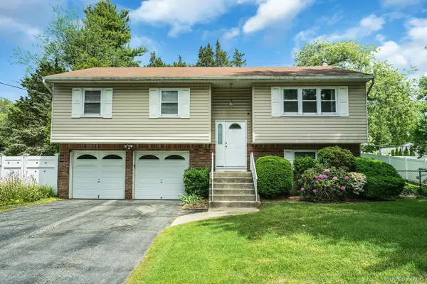 111 Daly RD, East Northport, NY 11731