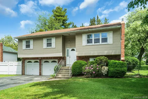 111 Daly RD, East Northport, NY 11731