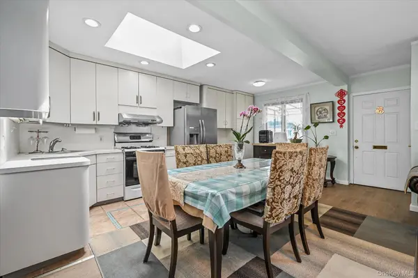 67-03 180th ST, Fresh Meadows, NY 11365