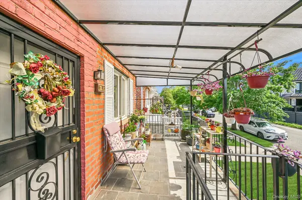67-03 180th ST, Fresh Meadows, NY 11365