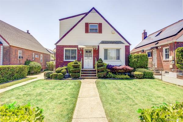 226-08 129th AVE, Laurelton, NY 11413