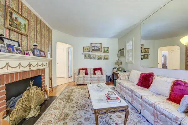 226-08 129th AVE, Laurelton, NY 11413