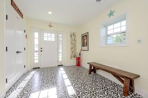 75 Curley ST, Long Beach, NY 11561