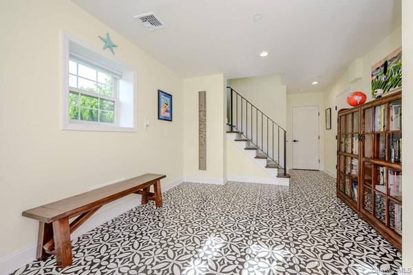 75 Curley ST, Long Beach, NY 11561