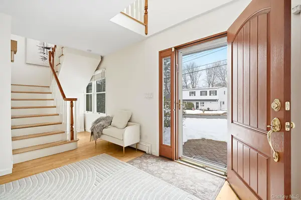 39 Lambert LN, New Rochelle, NY 10804