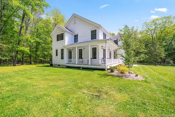 28 Bethlehem RD, New Windsor, NY 12553
