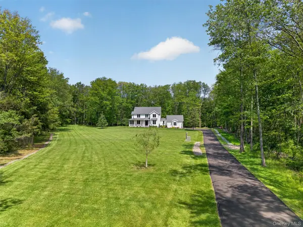 28 Bethlehem RD, New Windsor, NY 12553