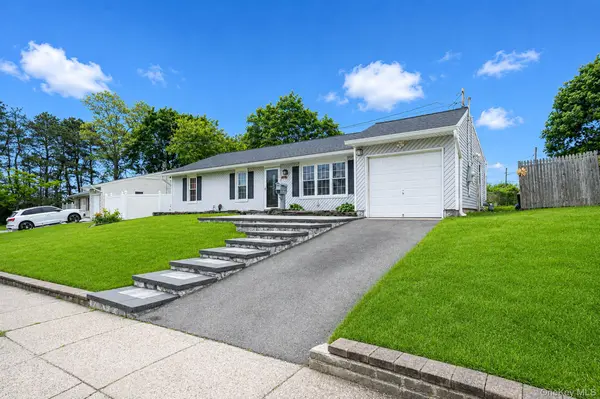 36 Naples AVE, Central Islip, NY 11722