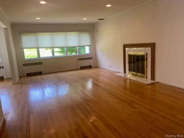 27 Martin CT, Great Neck, NY 11024