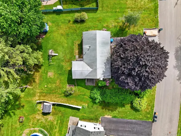 12 Dwyer LN, Wappingers Falls, NY 12590