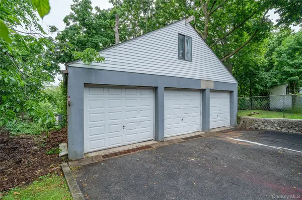 32 Ridgeview AVE, White Plains, NY 10606