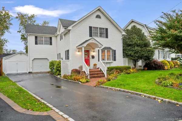 51 Marvin ST, Patchogue, NY 11772