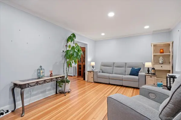51 Marvin ST, Patchogue, NY 11772