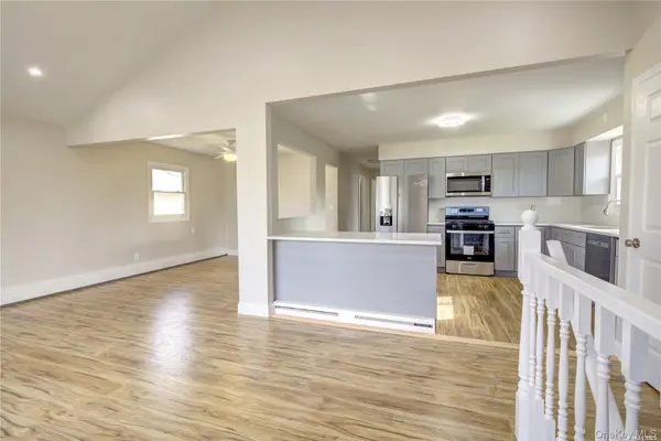 207 Catherine AVE, Franklin Square, NY 11010