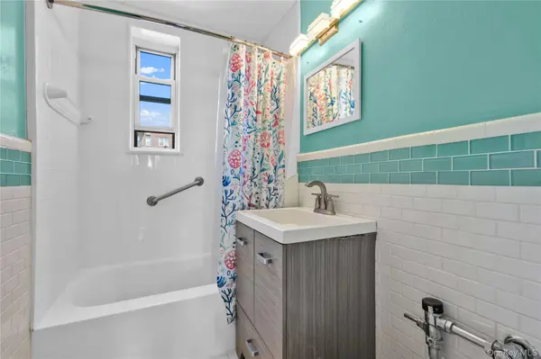33-44 93rd #3S, Jackson Heights, NY 11372