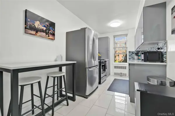 33-44 93rd #3S, Jackson Heights, NY 11372