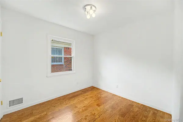 71-11 169th ST, Fresh Meadows, NY 11365