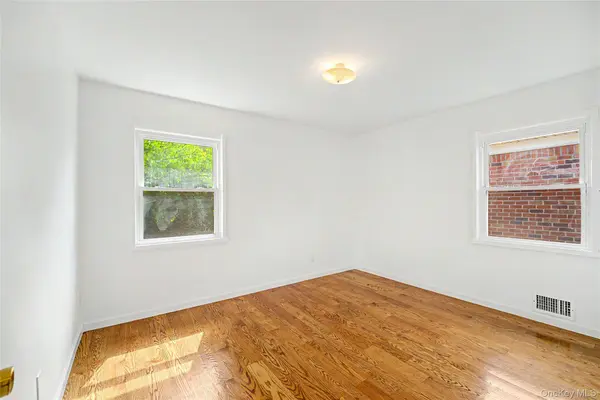 71-11 169th ST, Fresh Meadows, NY 11365
