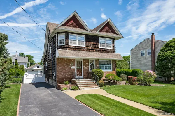 311 Locust AVE, Freeport, NY 11520