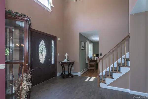 19 Aimee CT, Warwick, NY 10990