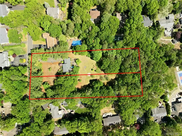 37 Winston DR,  Smithtown,  NY 11787
