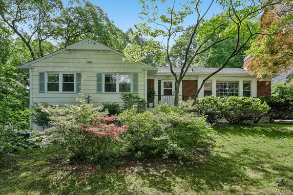 62 Mohegan RD, Larchmont, NY 10538