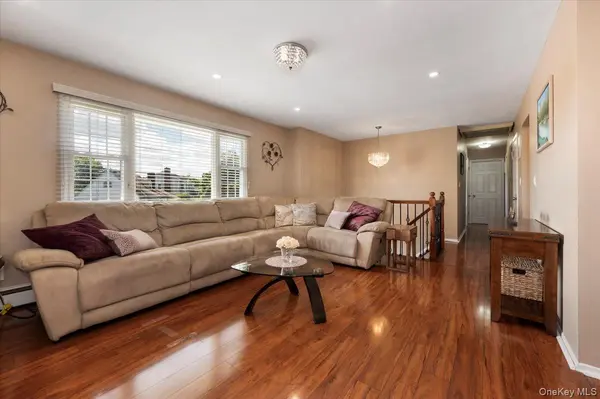 12 Northern Pkwy, Plainview, NY 11803